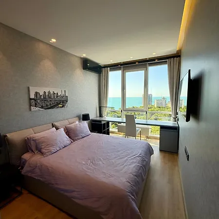 On French Blvd Apartment Odesa