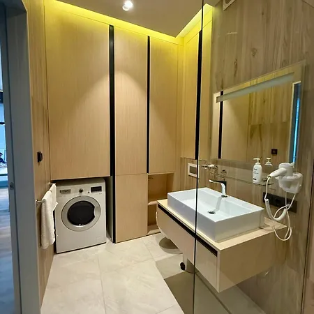 On French Blvd Apartment Odesa